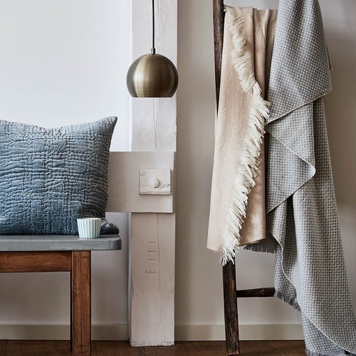 Light grey & Cream Alashan Decke | Home & Living inspiration | URBANARA