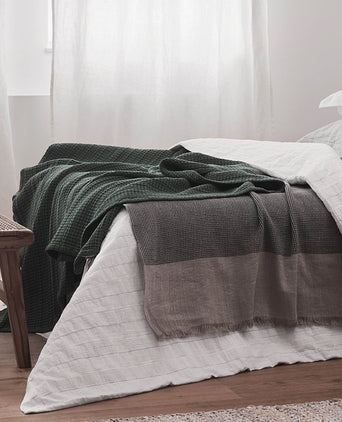 Anadia bedspread, green, 100% cotton
