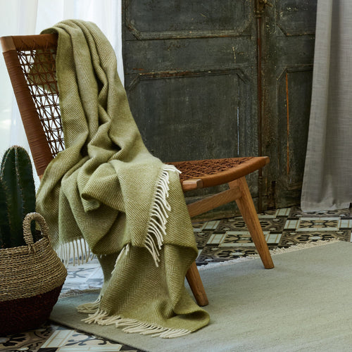 Moss green & Cream Salantai Decke | Home & Living inspiration | URBANARA
