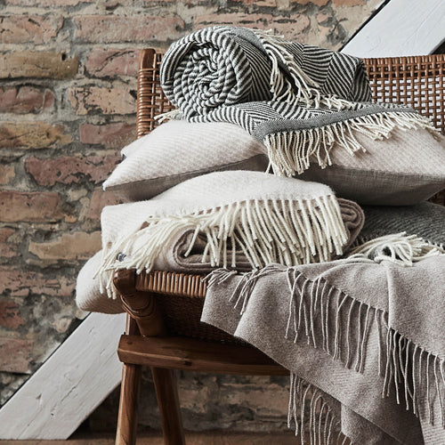 Gotland blanket, powder pink & cream, 100% new wool |High quality homewares
