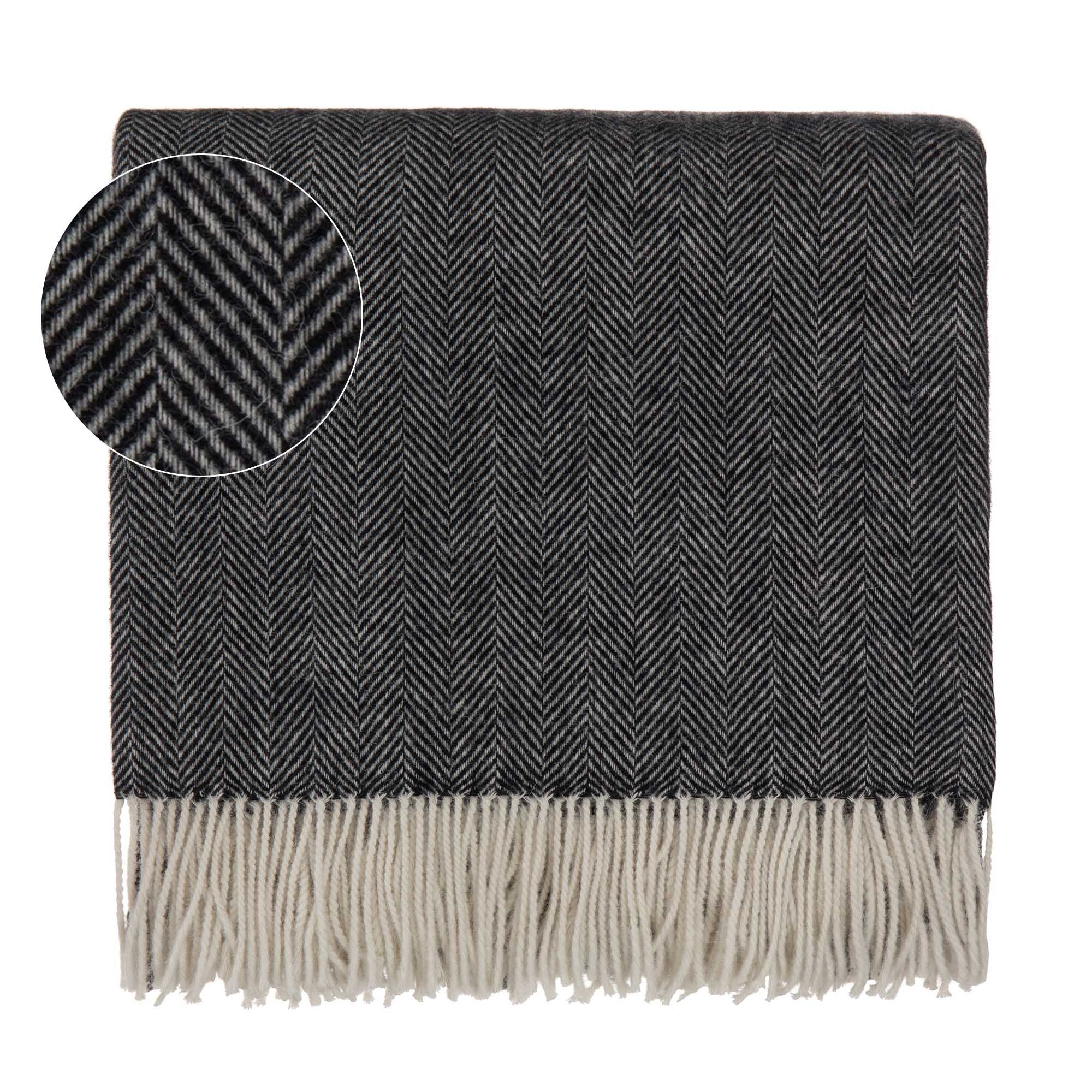 Corcovado Alpaca Blanket black off white URBANARA