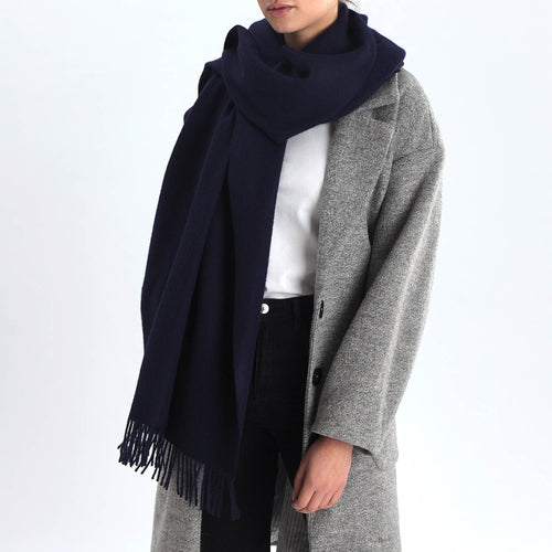 Limon scarf, midnight blue, 100% baby alpaca wool | URBANARA hats & scarves