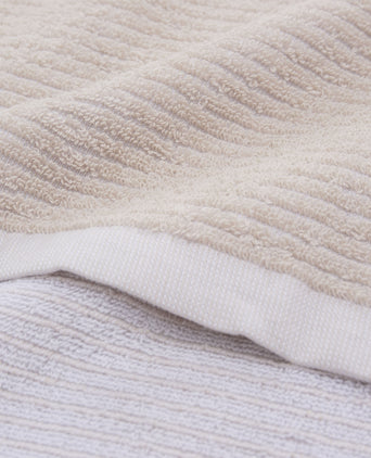 Louzela Towel [Natural & White]