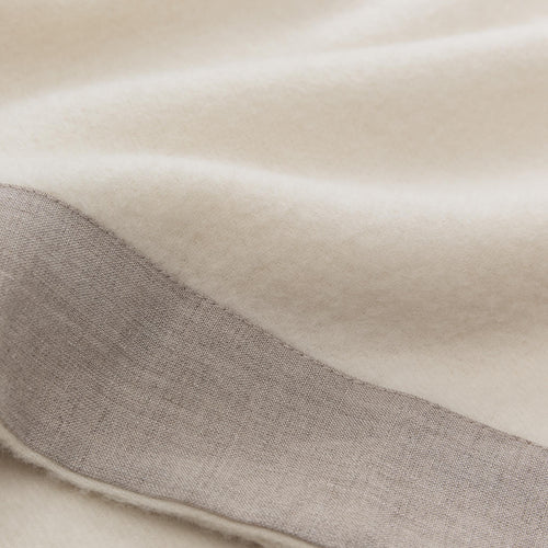 Naggu Blanket off-white & natural, 100% cashmere wool | Find the perfect cashmere blankets