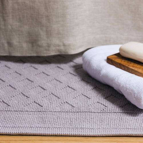 Osuna bath mat, light grey, 100% cotton | URBANARA bath mats