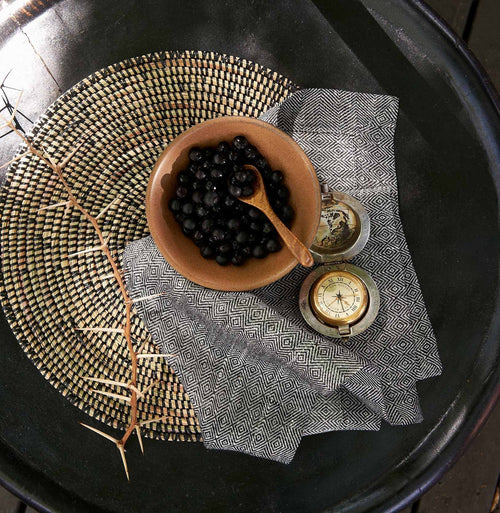 Black & White Zarasai Tischset | Home & Living inspiration | URBANARA