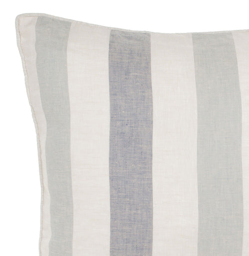 Light blue & Natural Formosa Kissenhülle | Home & Living inspiration | URBANARA