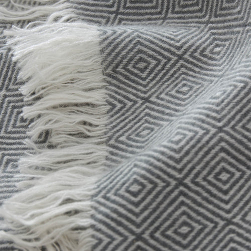 Uyuni blanket, charcoal & cream, 100% cashmere wool |High quality homewares