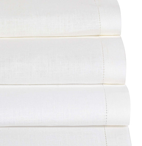 White Cavaillon Tischläufer | Home & Living inspiration | URBANARA
