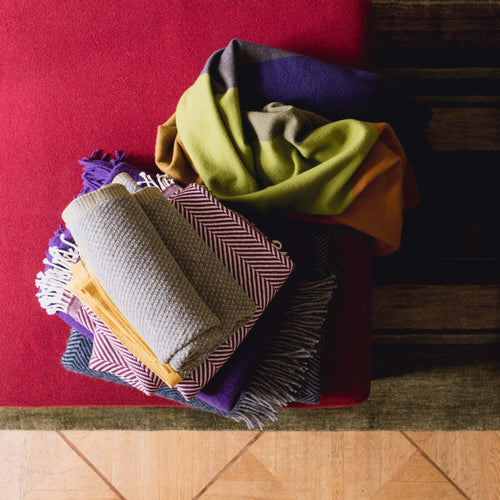 Dark purple & Orange Caracas Decke | Home & Living inspiration | URBANARA