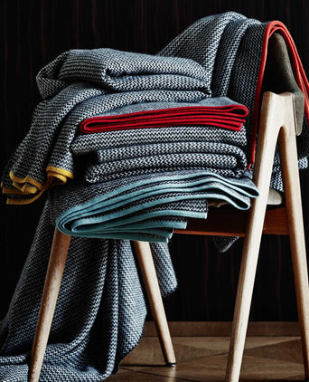 Foligno blanket, black & cream & red, 100% cashmere wool