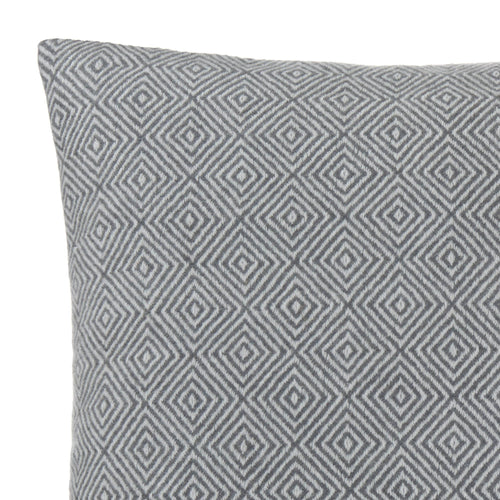 Charcoal & Cream Uyuni Kissenhülle | Home & Living inspiration | URBANARA