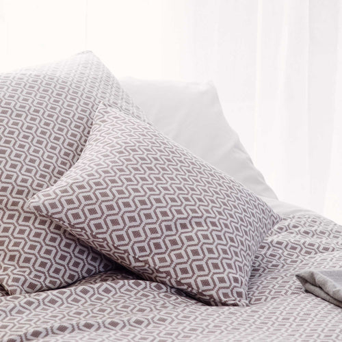 Natural & White Viana Kissenhülle | Home & Living inspiration | URBANARA