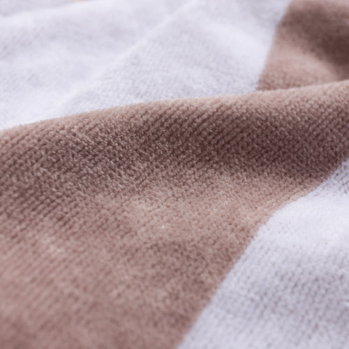 Avelar beach towel in white & natural, 100% cotton |Find the perfect beach towels
