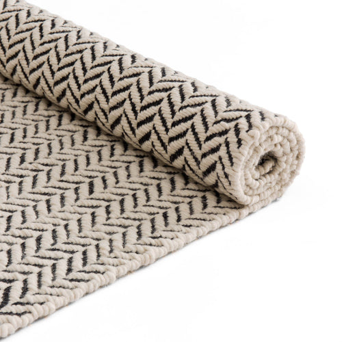 Kolvra rug, black & white, 100% new wool |High quality homewares
