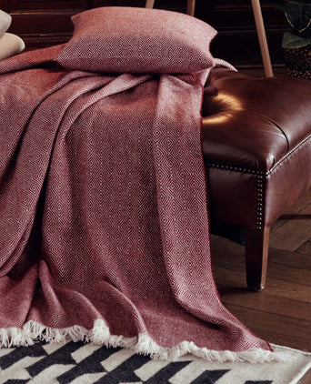 Uyuni blanket, bordeaux red & cream, 100% cashmere wool