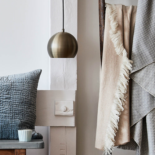 Brass Koge Hängelampe | Home & Living inspiration | URBANARA