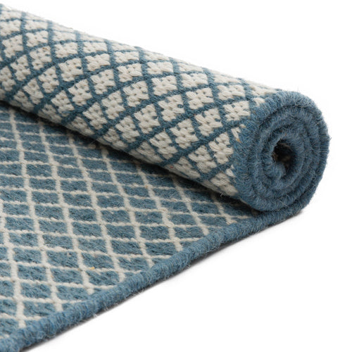 Loni rug, blue & off-white, 100% wool |High quality homewares
