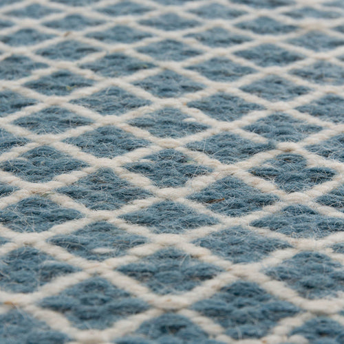 Loni rug in blue & off-white, 100% wool |Find the perfect wool rugs