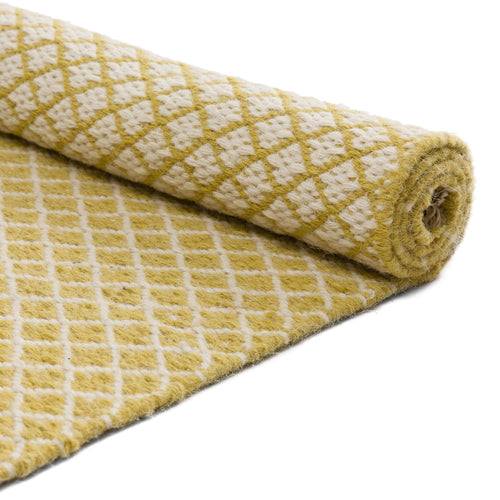 Loni runner in light yellow & off-white, 100% wool |Find the perfect runners