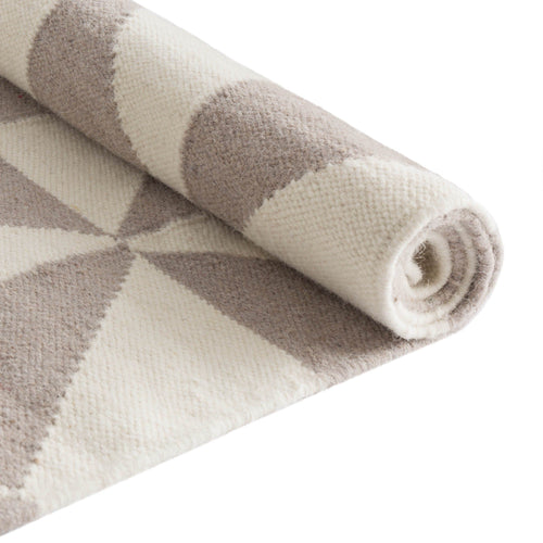 Almi rug, grey & off-white, 50% wool & 50% cotton |High quality homewares