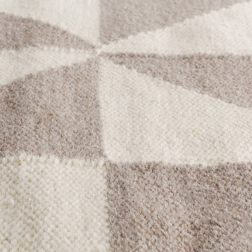 Almi rug in grey & off-white, 50% wool & 50% cotton |Find the perfect wool rugs