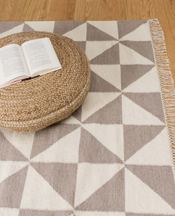 Almi rug, grey & off-white, 50% wool & 50% cotton