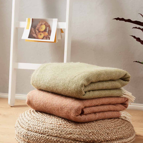 Salantai blanket, moss green & cream, 100% new wool |High quality homewares