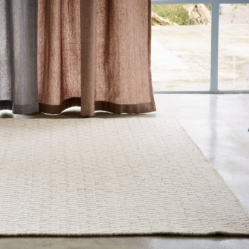 Light grey & Off-white Overod Teppich | Home & Living inspiration | URBANARA