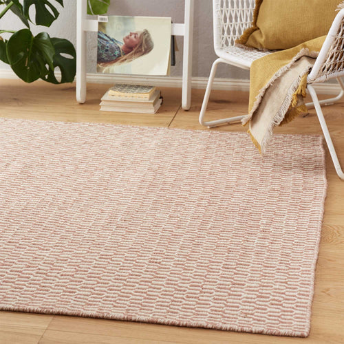 Overod rug in dusty pink & off-white, 100% new wool & 50% cotton |Find the perfect wool rugs