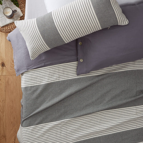 Kadan bedspread, black & cream, 50% linen & 50% cotton | URBANARA bedspreads & quilts