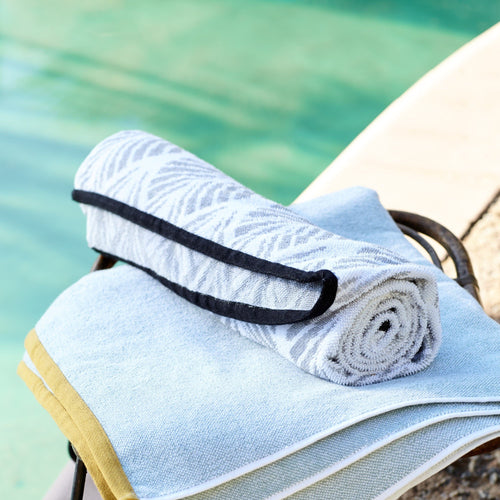 Grey & White Coimbra Strandtuch | Home & Living inspiration | URBANARA