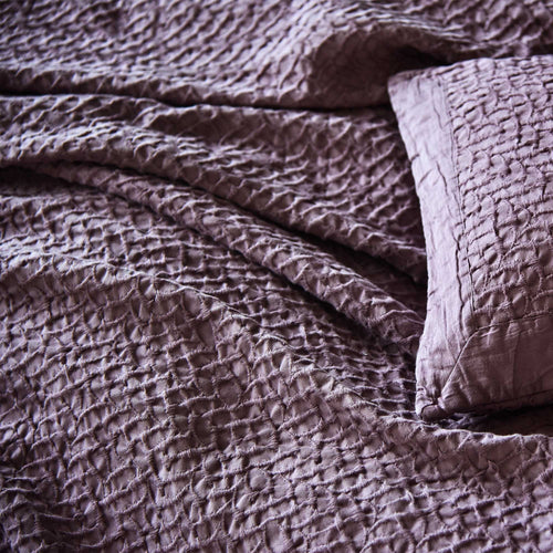 Alviela bedspread, aubergine, 100% cotton |High quality homewares