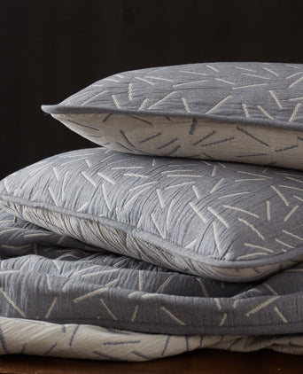 Alcains bedspread, grey & sand, 80% cotton & 20% polyester