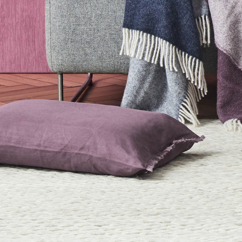 Aubergine Bellvis Kissenhülle | Home & Living inspiration | URBANARA
