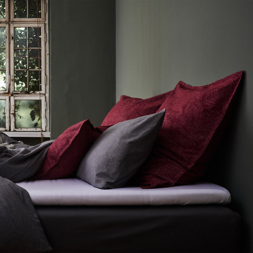 Lourinha duvet cover in ruby red, 100% organic cotton |Find the perfect flannel bedding