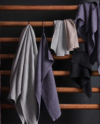 Neris hand towel, light grey, 100% linen