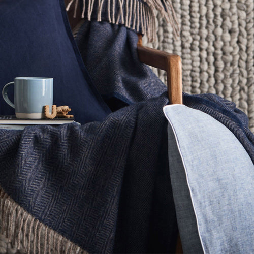 Dark grey blue & White Sameiro Kissenhülle | Home & Living inspiration | URBANARA