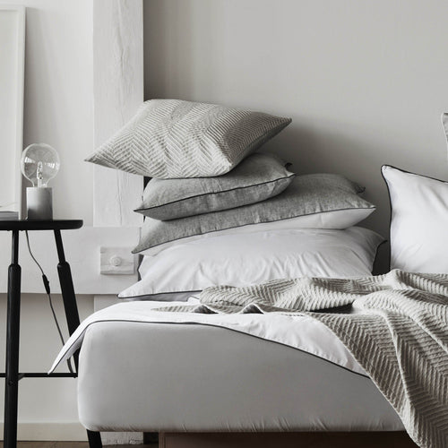 Grey & White & Charcoal Sameiro Bettdeckenbezug | Home & Living inspiration | URBANARA