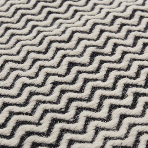 Pandim rug, dark blue & off-white, 100% wool | URBANARA wool rugs
