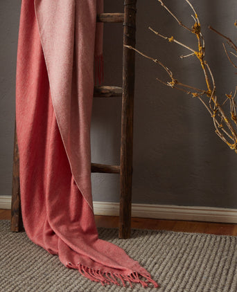 Sontra blanket, coral & ivory, 10% cashmere wool & 90% wool