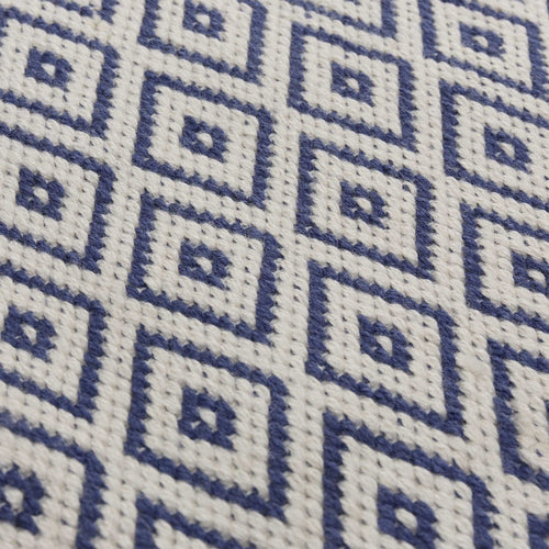 Barota runner in ultramarine & white, 100% pet |Find the perfect outdoor accessories