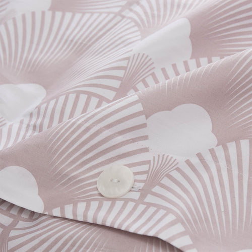 White & Powder Pink Zamora Bettdeckenbezug | Home & Living inspiration | URBANARA