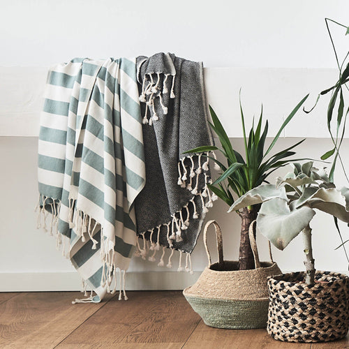 Green grey & White Filiz Hamamtuch | Home & Living inspiration | URBANARA