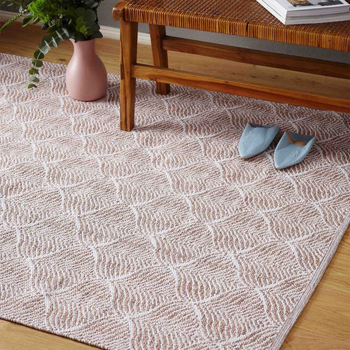 Dusty pink & Natural white Shipry Teppich | Home & Living inspiration | URBANARA