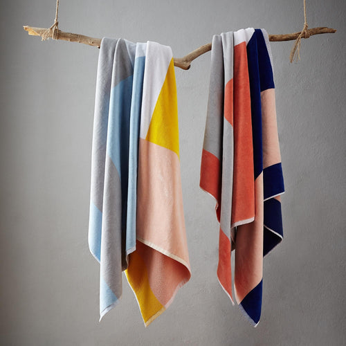 Ultramarine & Light pink & Papaya Vigo Strandtuch | Home & Living inspiration | URBANARA