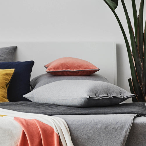 Papaya & Grey Suri Kissenhülle | Home & Living inspiration | URBANARA