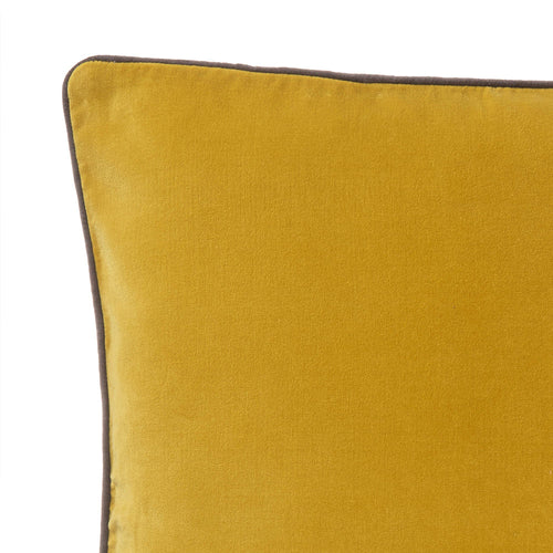 Bright mustard & Dark grey Suri Kissenhülle | Home & Living inspiration | URBANARA