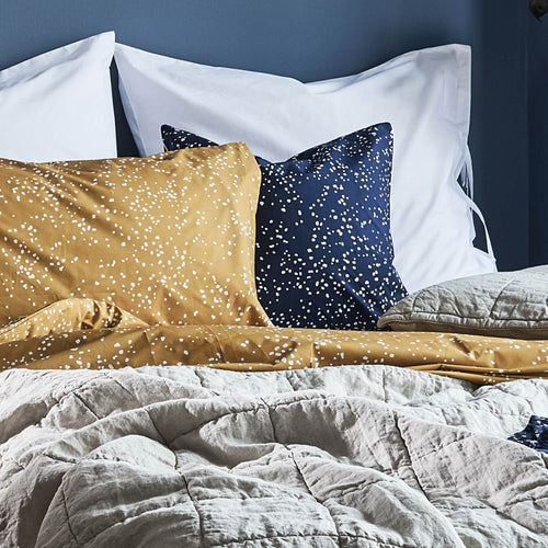 Dark blue & White Connemara Kissenhülle | Home & Living inspiration | URBANARA