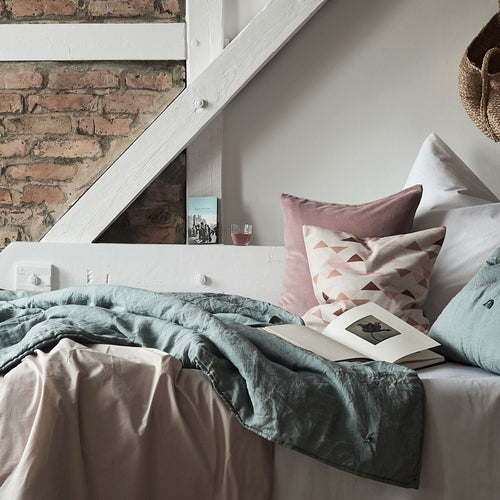 Light green grey & Green grey Gaya Tagesdecke | Home & Living inspiration | URBANARA
